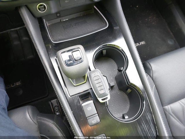 JN8BT3DC8PW101711 Nissan Rogue Platinum Fwd