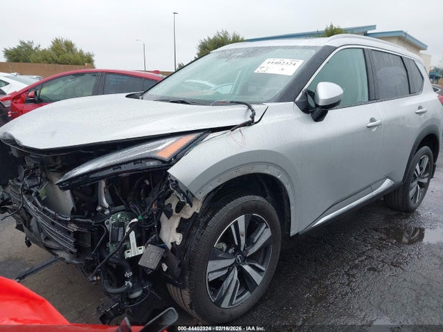 JN8BT3DC8PW101711 Nissan Rogue Platinum Fwd