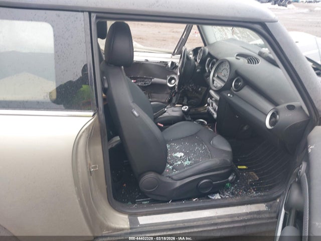 2010 MINI COOPER S WMWMF7C5XATX45206 Photo 4