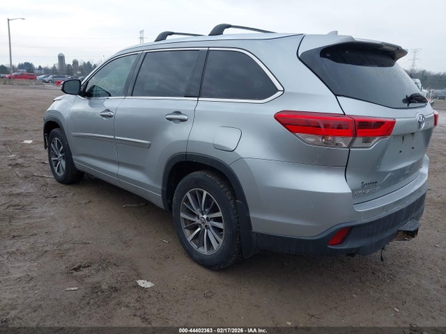 2017 Toyota Highlander Xle მანქანა იყიდება აუქციონზე, vin: 5TDJZRFH7HS449938, აუქციონის ნომერი: 44402363