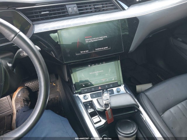 WA1AAAGE6NB020459 Audi E-tron Premium Quattro