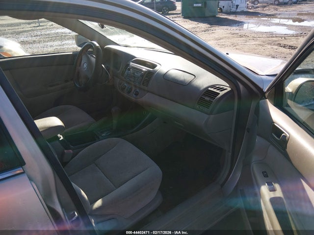 2003 Toyota Camry Le მანქანა იყიდება აუქციონზე, vin: 4T1BE32K73U137925, აუქციონის ნომერი: 44402471