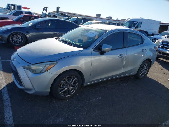 3MYDLBYV2KY508789 Toyota YARIS LE