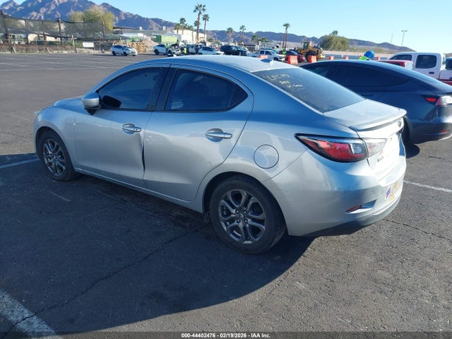 2019 TOYOTA YARIS 3MYDLBYV2KY508789 Photo 2