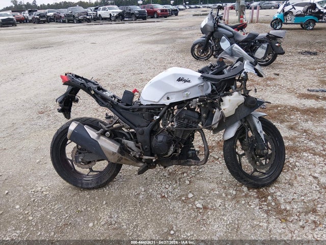 44402631 :رقم المزاد ، JKAEX8A1XDDA00736 vin ، 2013 Kawasaki Ex300 A مزاد بيع