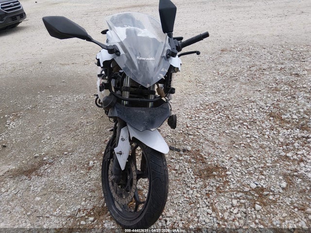 44402631 :رقم المزاد ، JKAEX8A1XDDA00736 vin ، 2013 Kawasaki Ex300 A مزاد بيع