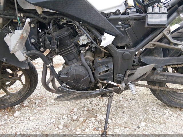 44402631 :رقم المزاد ، JKAEX8A1XDDA00736 vin ، 2013 Kawasaki Ex300 A مزاد بيع