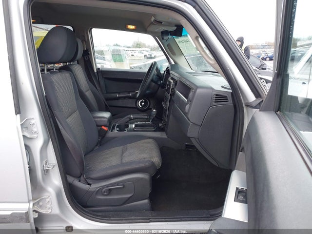 44402690 :رقم المزاد ، 1J4RG4GK7AC161988 vin ، 2010 Jeep Commander Sport مزاد بيع