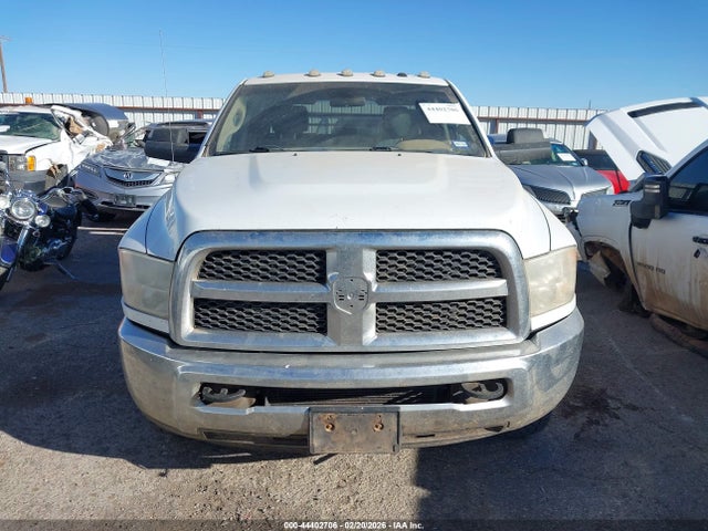 44402706 :رقم المزاد ، 3C63R3GL2JG220345 vin ، 2018 Ram 3500 Tradesman  4x4 8' Box مزاد بيع