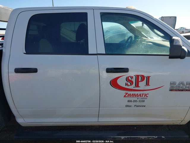 44402706 :رقم المزاد ، 3C63R3GL2JG220345 vin ، 2018 Ram 3500 Tradesman  4x4 8' Box مزاد بيع