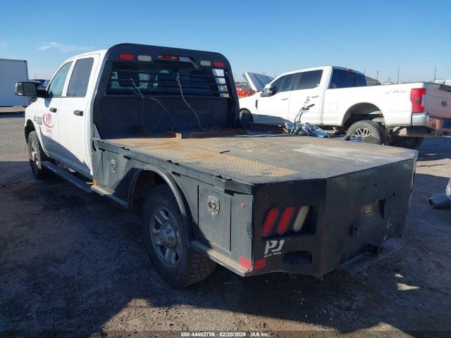 44402706 :رقم المزاد ، 3C63R3GL2JG220345 vin ، 2018 Ram 3500 Tradesman  4x4 8' Box مزاد بيع