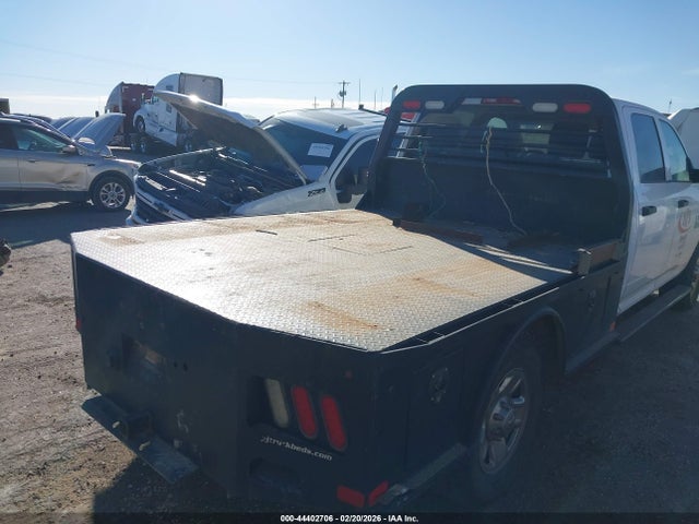 44402706 :رقم المزاد ، 3C63R3GL2JG220345 vin ، 2018 Ram 3500 Tradesman  4x4 8' Box مزاد بيع