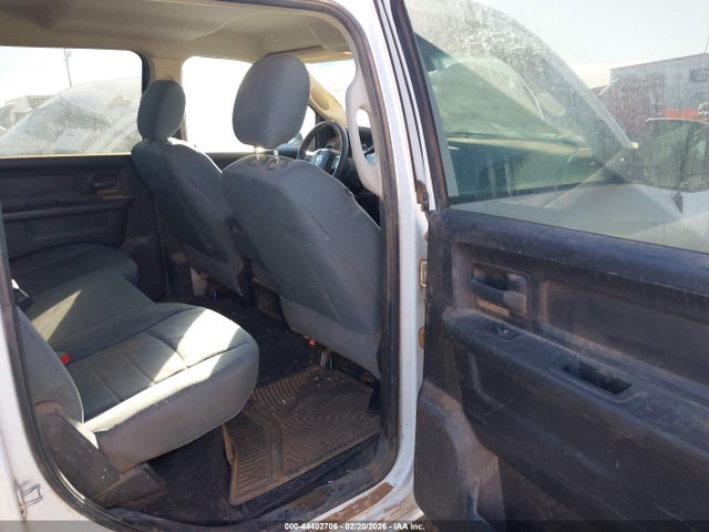 44402706 :رقم المزاد ، 3C63R3GL2JG220345 vin ، 2018 Ram 3500 Tradesman  4x4 8' Box مزاد بيع