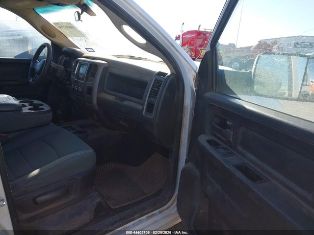 44402706 :رقم المزاد ، 3C63R3GL2JG220345 vin ، 2018 Ram 3500 Tradesman  4x4 8' Box مزاد بيع