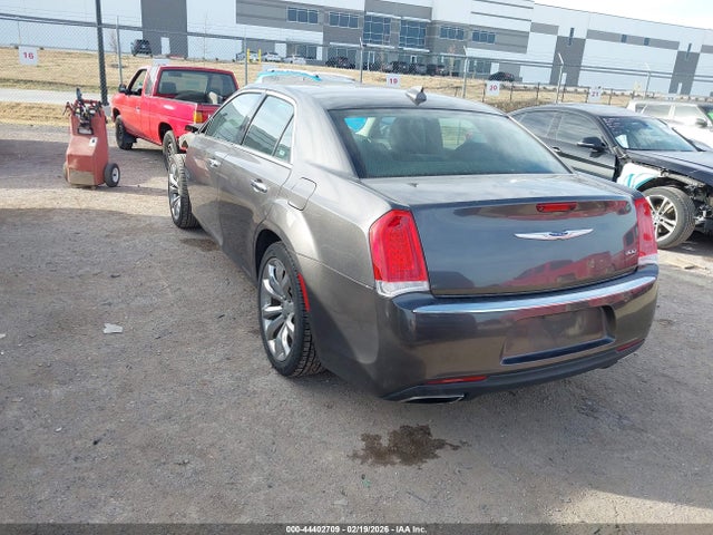 2019 CHRYSLER 300 2C3CCAEG7KH594900 Photo 2