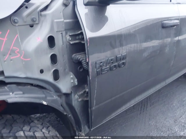 Продаж на аукціоні авто 2017 Ram 1500 Express  4x4 5'7 Box, vin: 3C6RR7KT4HG718744, номер лоту: 44402805