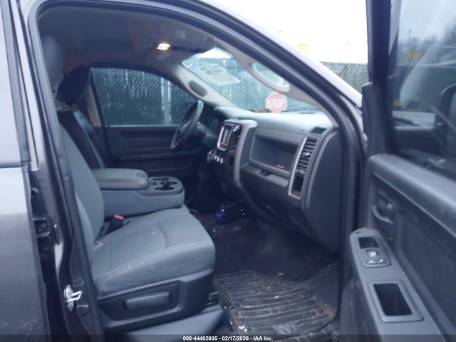 Продаж на аукціоні авто 2017 Ram 1500 Express  4x4 5'7 Box, vin: 3C6RR7KT4HG718744, номер лоту: 44402805