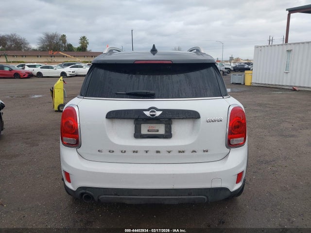 Mini Countryman Cooper 2018 WMZYS7C30J3E08321 Image 16
