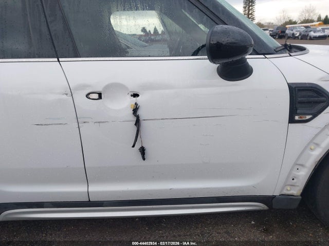 Mini Countryman Cooper 2018 WMZYS7C30J3E08321 Image 17