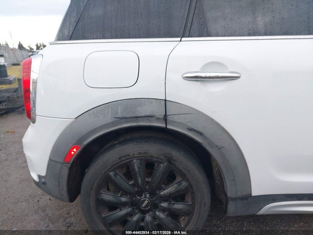Mini Countryman Cooper 2018 WMZYS7C30J3E08321 Image 18