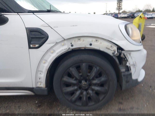 Mini Countryman Cooper 2018 WMZYS7C30J3E08321 Image 19