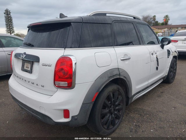 2018 MINI COUNTRYMAN WMZYS7C30J3E08321 Photo 3