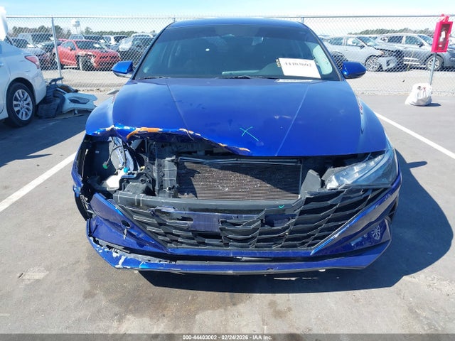 44403002 :رقم المزاد ، KMHLM4AG0MU131119 vin ، 2021 Hyundai Elantra Sel مزاد بيع