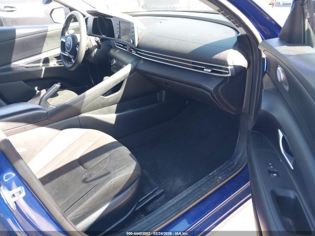 44403002 :رقم المزاد ، KMHLM4AG0MU131119 vin ، 2021 Hyundai Elantra Sel مزاد بيع