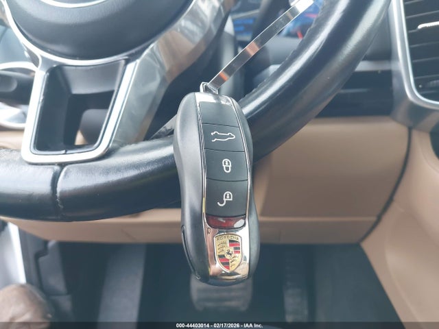 2016 PORSCHE CAYENNE WP1AA2A23GLA09960 Photo 10