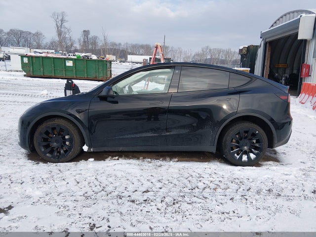 44403018 :رقم المزاد ، 7SAYGAEE0NF381904 vin ، 2022 Tesla Model Y Long Range Dual Motor All-wheel Drive مزاد بيع