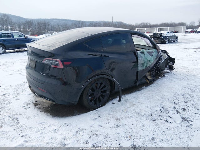 44403018 :رقم المزاد ، 7SAYGAEE0NF381904 vin ، 2022 Tesla Model Y Long Range Dual Motor All-wheel Drive مزاد بيع