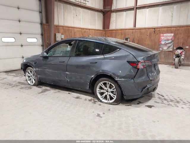 2023 TESLA MODEL Y 7SAYGDEDXPF942721 Photo 2