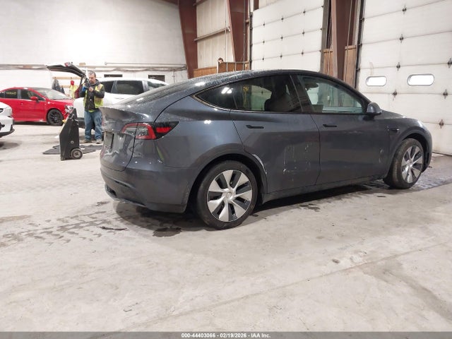 2023 TESLA MODEL Y 7SAYGDEDXPF942721 Photo 3