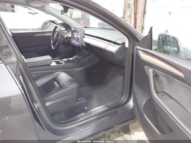 2023 TESLA MODEL Y 7SAYGDEDXPF942721 Photo 4