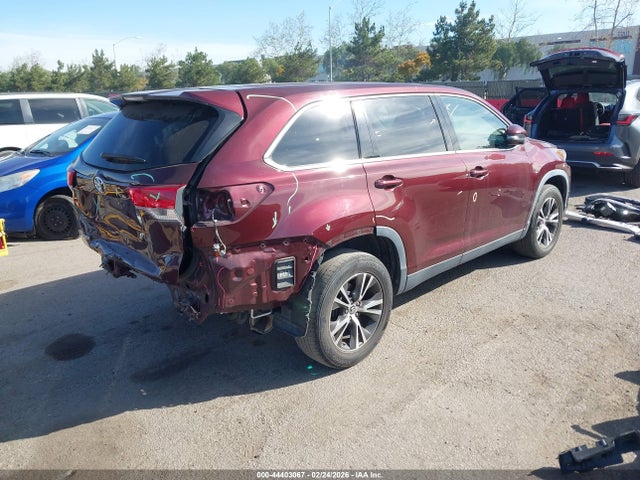 5TDZARFHXKS053049 Toyota Highlander Le