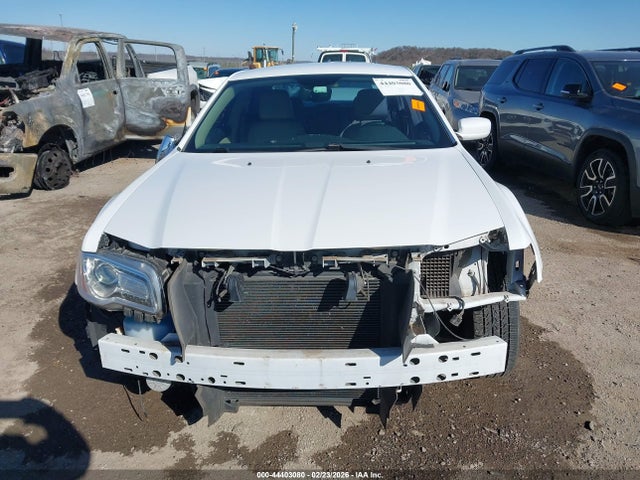 Продаж на аукціоні авто 2014 Chrysler 300, vin: 2C3CCAAG8EH138513, номер лоту: 44403080