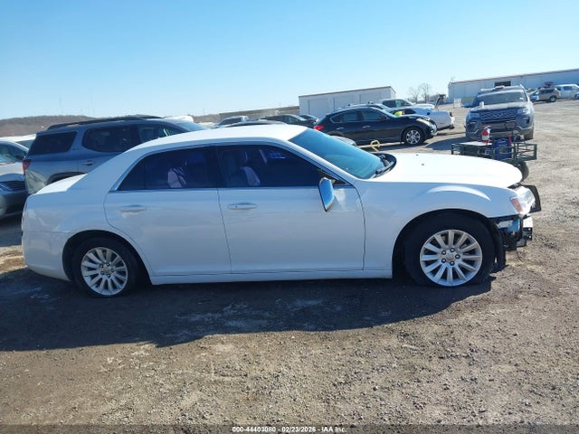 Продаж на аукціоні авто 2014 Chrysler 300, vin: 2C3CCAAG8EH138513, номер лоту: 44403080