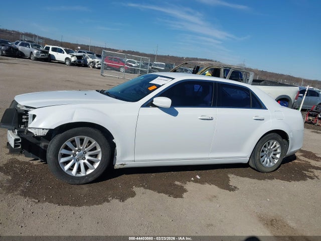 Продаж на аукціоні авто 2014 Chrysler 300, vin: 2C3CCAAG8EH138513, номер лоту: 44403080