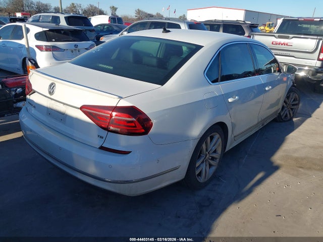 2017 Volkswagen Passat 1.8t Sel Premium მანქანა იყიდება აუქციონზე, vin: 1VWCT7A31HC067381, აუქციონის ნომერი: 44403145