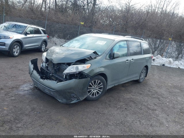 Toyota SIENNA XLE 2020 5TDYZ3DC9LS027505 Image 2