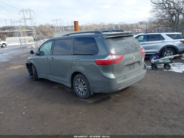 Toyota SIENNA XLE 2020 5TDYZ3DC9LS027505 Image 3
