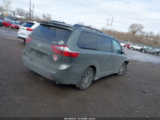 Toyota SIENNA XLE 2020 5TDYZ3DC9LS027505 Image 4