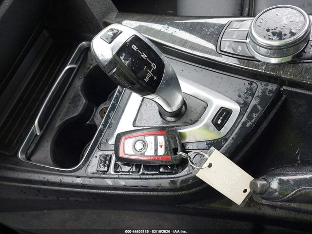 44403185 :رقم المزاد ، WBA8E1C30HA158731 vin ، 2017 Bmw 330e Iperformance مزاد بيع