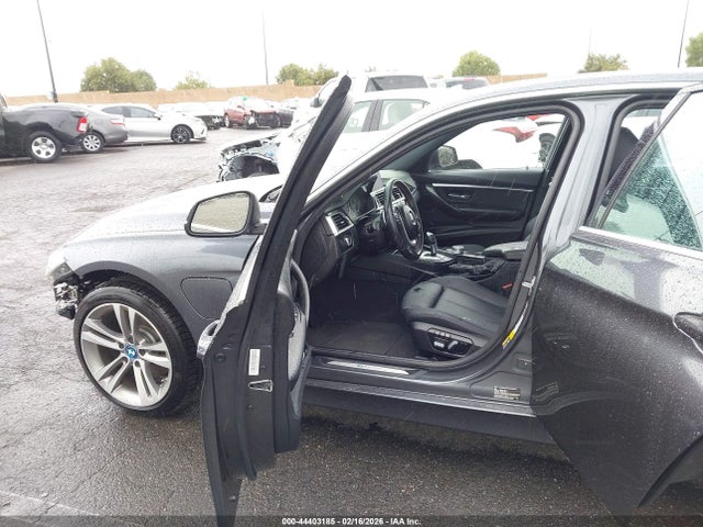 44403185 :رقم المزاد ، WBA8E1C30HA158731 vin ، 2017 Bmw 330e Iperformance مزاد بيع