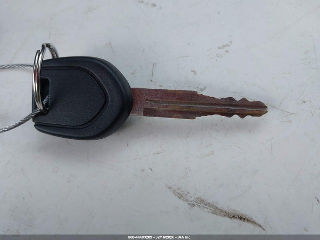 ML32AUHJ4MH006260 Mitsubishi Mirage Carbonite Edition/es/le