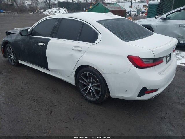2021 BMW 330I 3MW5R1J0XM8C05723 Photo 2