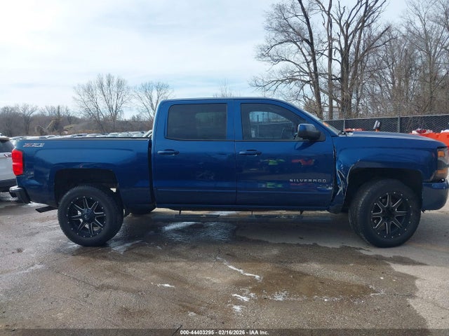 44403295 :رقم المزاد ، 3GCUKRECXHG509751 vin ، 2017 Chevrolet Silverado 1500 2lt مزاد بيع