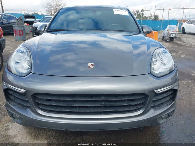 Porsche Cayenne 2018 WP1AA2A26JKA04569 Image 12