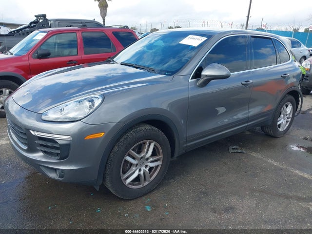 2018 PORSCHE CAYENNE WP1AA2A26JKA04569 Photo 1