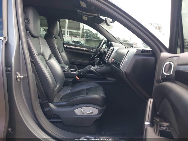 2018 PORSCHE CAYENNE WP1AA2A26JKA04569 Photo 4